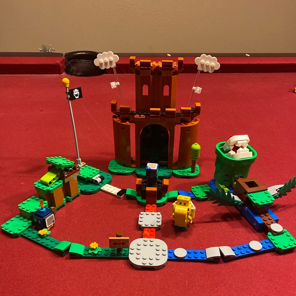 Super Mario Guarded Fortress expansion set